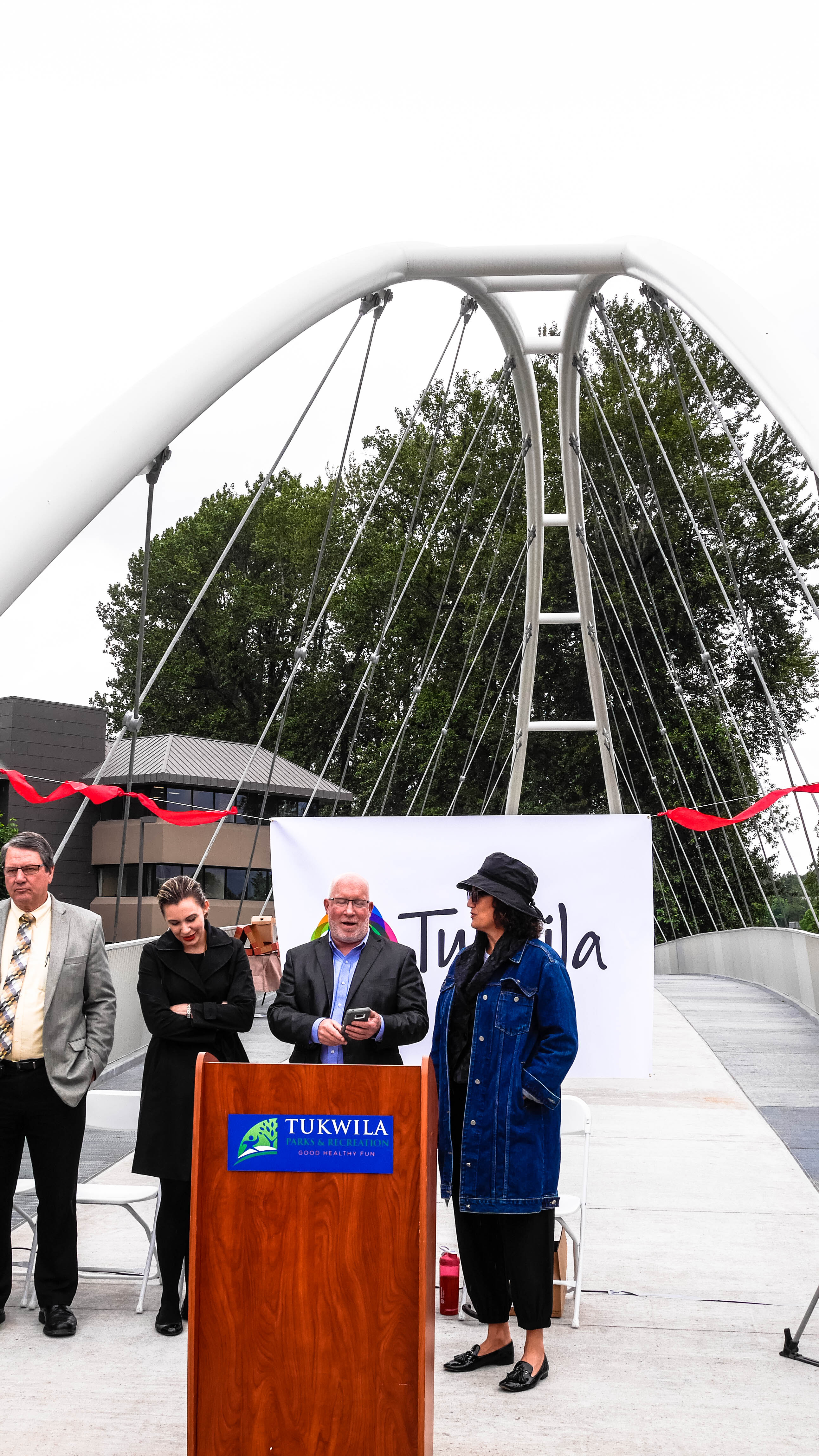 Tukwila Opens New Ped Bridge